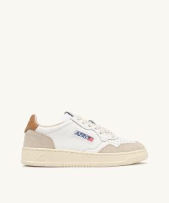 AUTRY – Basket Medalist Low cuir suede White / Brown sugar