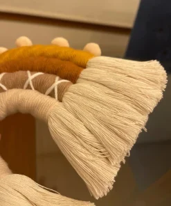Corde tissée à la main en forme d’arc-en-ciel